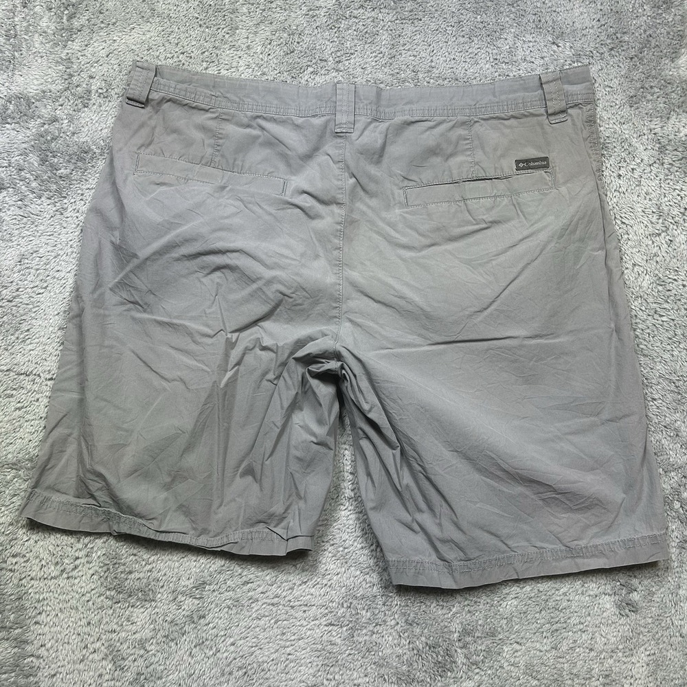 Columbia Chino Shorts Men's Size 38 Gray Pockets 10" Inseam *SPOTS - Picture 2 of 12